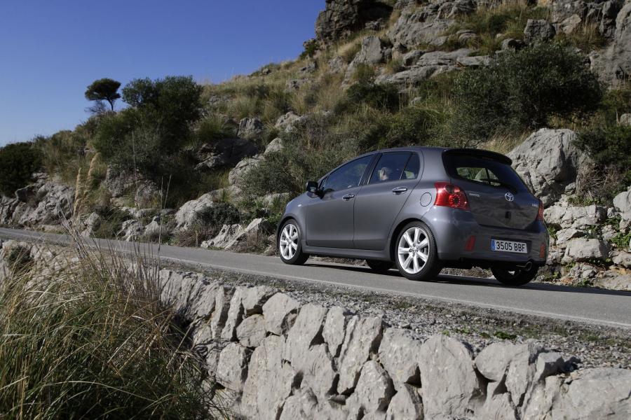  Toyota Yaris TS 2007 года  (фото 28 из 89)
